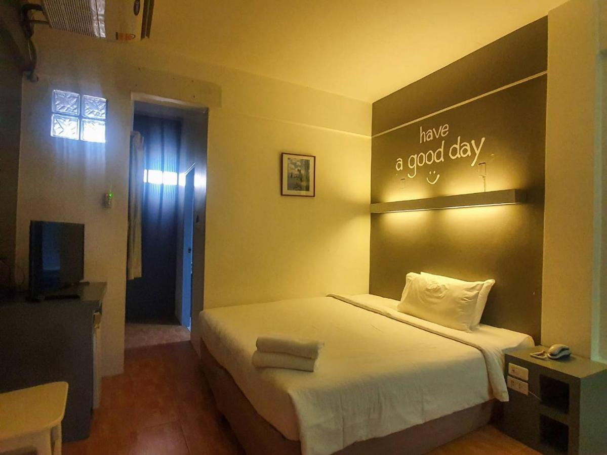Bj City Hotel 素叻他尼 外观 照片